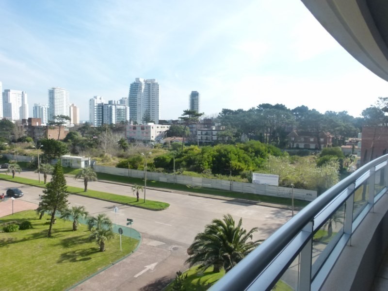 Lindo departamento en alquiler en Brava 